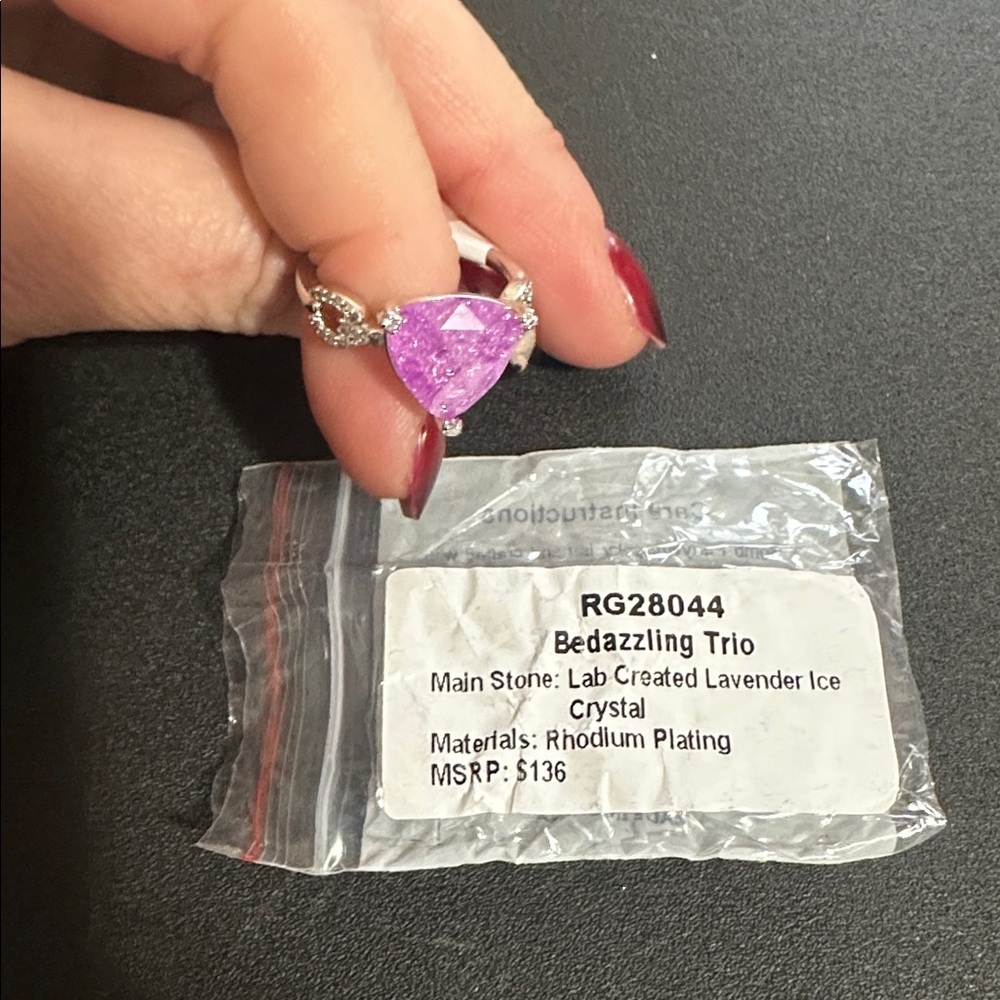 Bomb party lab created lavender ice crystal on rhodium plating size 9 ring - Picture 2 of 3